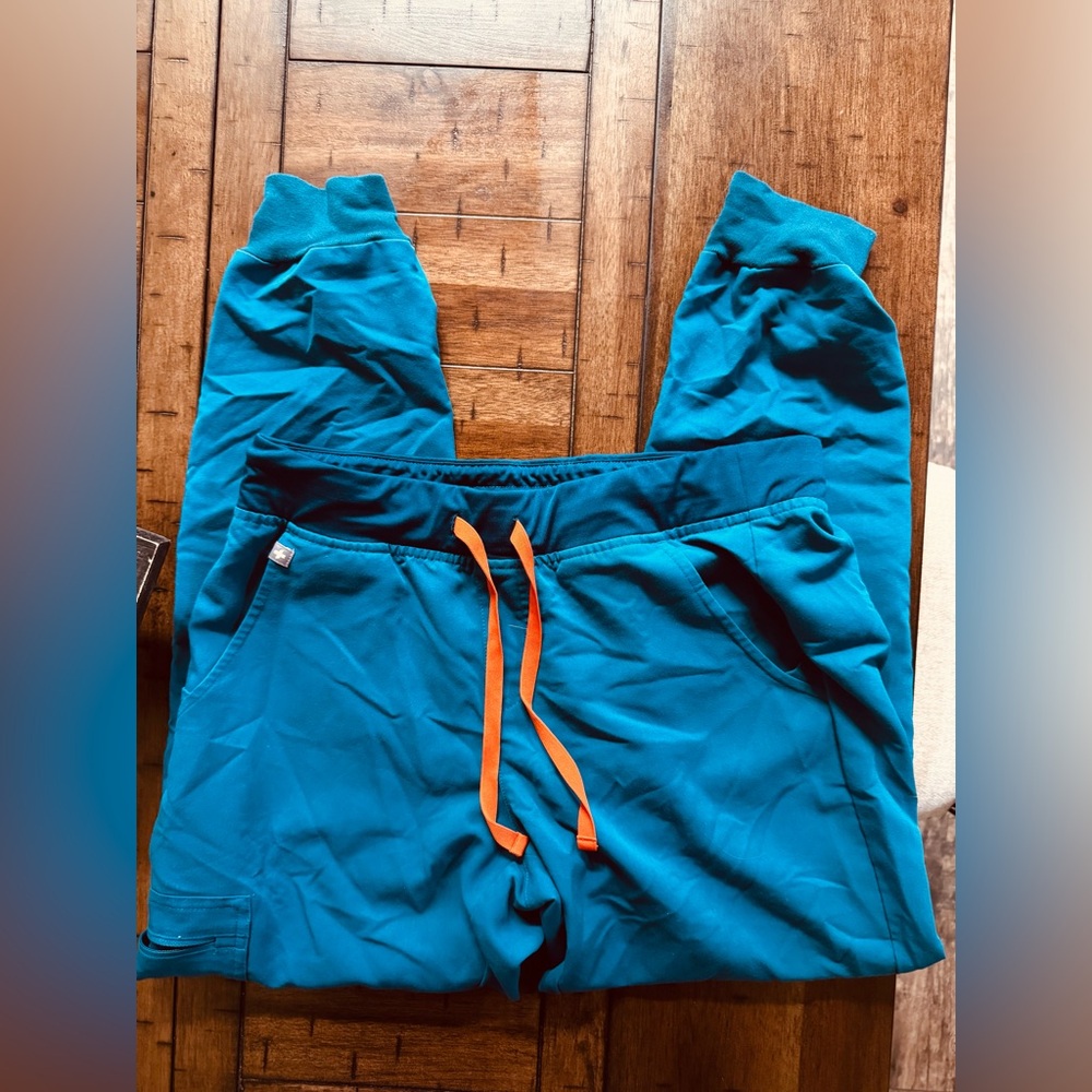 Figs Zamora joggers- alps blue size medium